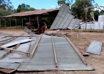 La cola de un tornado provocó destrozos en el sur de Córdoba