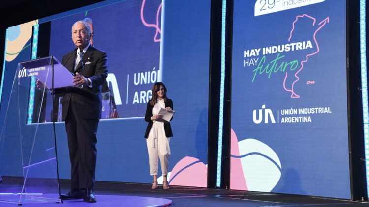 Daniel Funes de Rioja en la inauguración de la 29 Conferencia de la UIA.