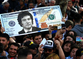 Milei: “Ahora comprar dólares es libre”