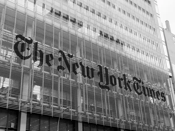 El New York Times denunció a OpenAI y Microsoft por utilizar sus artículos sin permiso