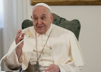 Francisco llamó a la COP28 a superar los «nacionalismos» e implementar una «conversión ecológica global»