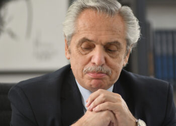 Fernández se despidió del personal de la Casa Rosada: «Estamos dejando un país en marcha»