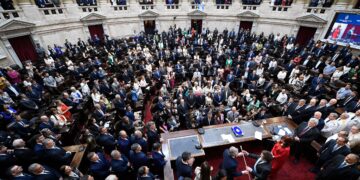 Las reacciones de la oposición: entre buenos deseos y críticas por el primer discurso de Milei