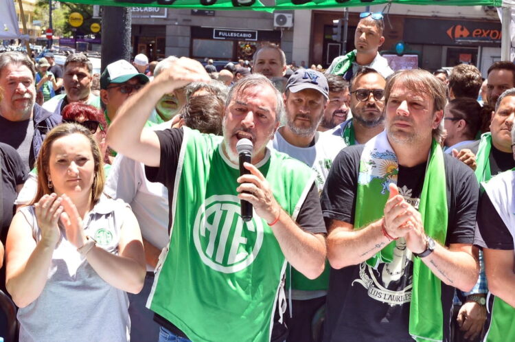 ATE realizó la primera denuncia penal contra Milei por "abuso de autoridad" en el DNU
