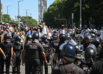 Seis detenidos y un policía herido en la desconcentración de la marcha de la CGT