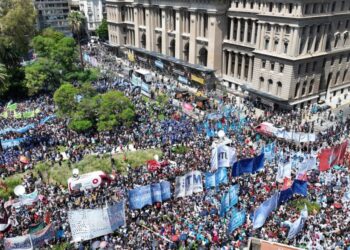 La CGT convocó a un paro nacional con movilización para el 24 de enero contra las políticas del Gobierno
