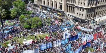 La CGT convocó a un paro nacional con movilización para el 24 de enero contra las políticas del Gobierno