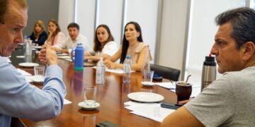 Distintas vertientes del peronismo repudiaron públicamente el DNU anunciado por Milei