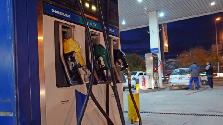 Cómo serán los horarios de atención en estaciones de servicio durante las fiestas