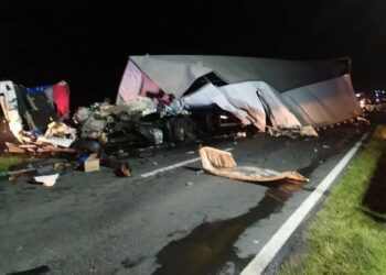 Fatal colisión entre camiones deja dos víctimas mortales en Vicuña Mackenna