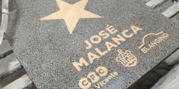 San Vicente estrenó su propio «Paseo de la Fama» honrando a 32 figuras destacadas