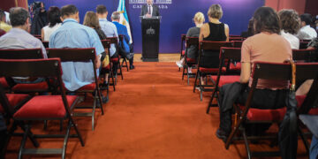 Adorni: «La Argentina no tiene dolor de muela, sino que está a punto de morir»