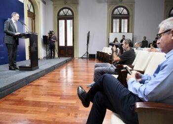 Adorni: las jubilaciones se van a «recomponer» por decreto «a la espera de un nuevo mecanismo»