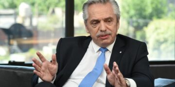 Fernández criticó las elecciones intermedias y dijo que la reelección fue una «mala idea» de 1994