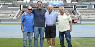 Ardiles recorrió el Estadio Kempes