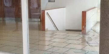 Agreden brutalmente al edificio de la Radio Nacional en Córdoba