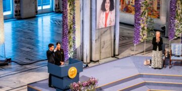Mohammadi recibió el Nobel de la Paz y criticó a Irán
