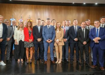 Passerini tomó juramento a los funcionarios del nuevo gabinete municipal