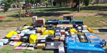 Se robó un camión de Mercado Libre repleto de paquetes y así lo detuvieron