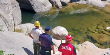 Encuentran ahogados a dos hermanos en un balneario de Nono