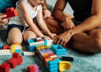 La Justicia reconoció a una niña nacida por reproducción asistida como hija de un matrimonio igualitario