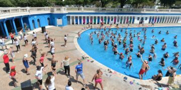Los natatorios de la ciudad inauguran la temporada de verano con actividades para todas las edades