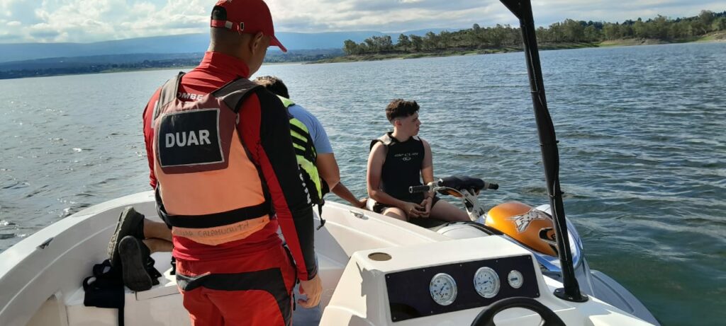 Comenzó el verano y se intensifican los controles náuticos en los lagos más frecuentados por turistas