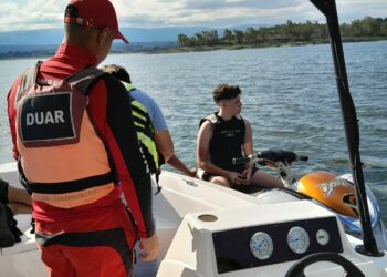 Comenzó el verano y se intensifican los controles náuticos en los lagos más frecuentados por turistas
