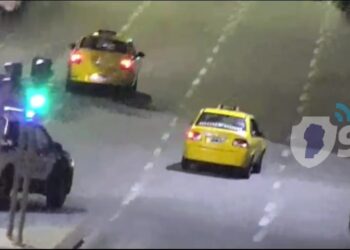 Un taxista esquivó un control policial, condujo en contramano y quedó todo grabado