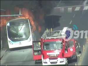 Un colectivo se prendió fuego en pleno centro cordobés y quedó todo ...