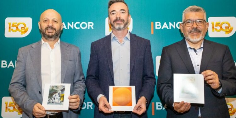 Bancor entregó las distinciones a los ganadores del Premio de Pintura