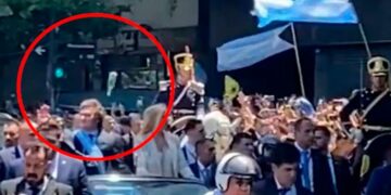 Identificaron al hombre que arrojó una botella al custodio de Milei durante la asunción