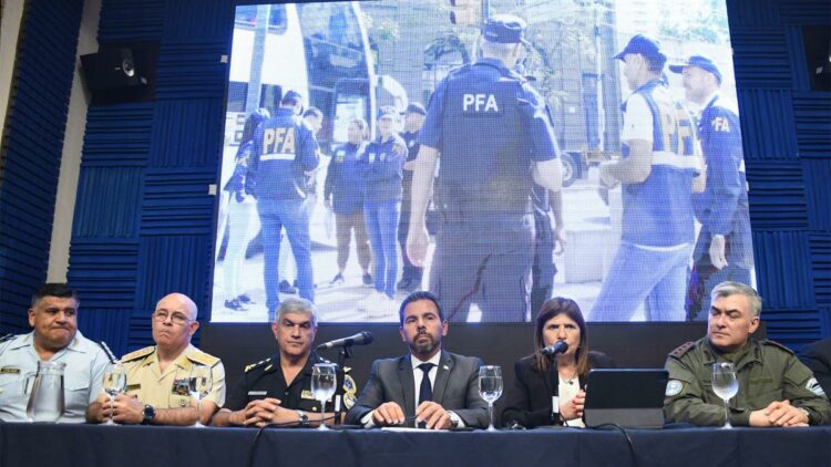 Bullrich encabezó una conferencia de prensa tras la protesta.