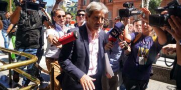 Caputo: «Vamos a estar durante unos meses peor que antes, particularmente en términos de inflación»