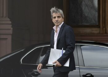 Caputo afirmó que la dolarización y el cierre del BCRA siguen siendo banderas de este gobierno