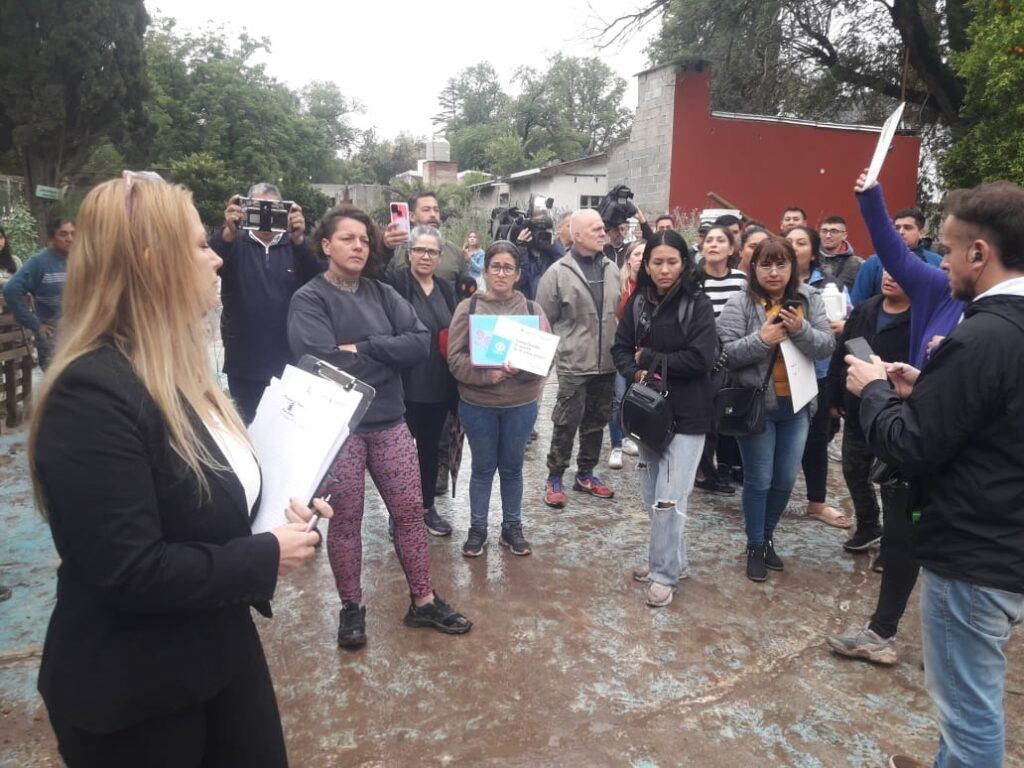 Inminente desalojo suspendido en Villa Rivera Indarte: la historia de las familias afectadas