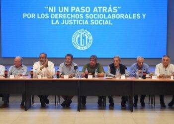 Las centrales sindicales vuelven a activarse contra el DNU oficial