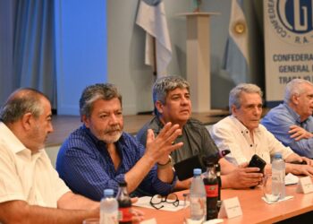 La CGT aseguró que «no se quedará de brazos cruzados» ante medidas que «recaen en el pueblo»