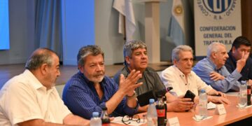 La CGT aseguró que «no se quedará de brazos cruzados» ante medidas que «recaen en el pueblo»