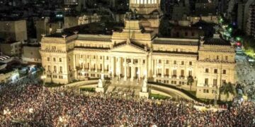 Milei defendió el DNU y advirtió que “se vienen más” medidas