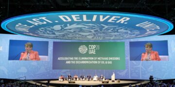 Líderes debaten por el futuro de los combustibles fósiles