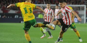 Estudiantes y Defensa quieren cerrar el 2023 con un trofeo