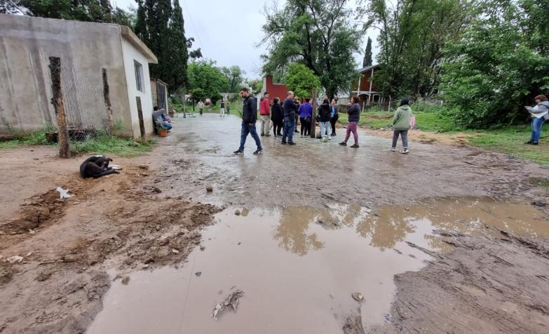 Varias familias pierden hoy sus hogares por estafas inmobiliarias en Villa Rivera Indarte