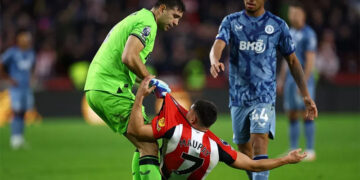 Critican al “Dibu” en Inglaterra