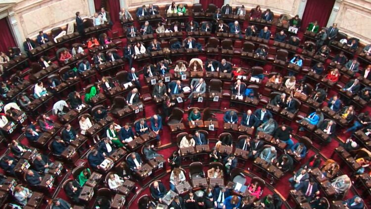 El Gobierno intenta apurar las negociaciones por la Ley Bases