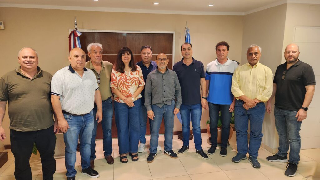 Gremios estatales de Córdoba en “alerta” por la paritaria