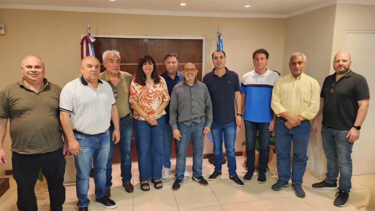 Gremios estatales de Córdoba en “alerta” por la paritaria