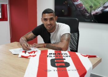 Alarcón renovó su vínculo con Instituto y firmó por tres años