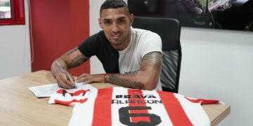 Alarcón renovó su vínculo con Instituto y firmó por tres años
