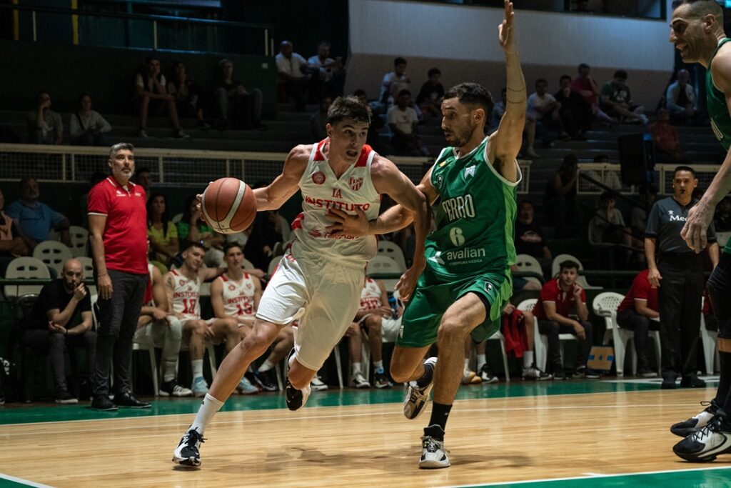 Instituto volvió al triunfo